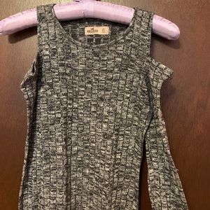 Hollister Size XS Gray Cold Shoulder Long Sleeve
